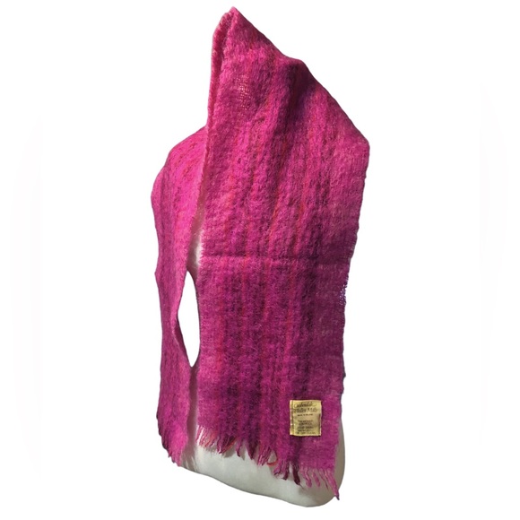 CUSHENDALE WOOLLEN MILLS Fuschia Boucle Striped Woven Mohair Scarf - Picture 2 of 6